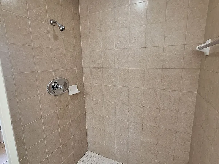 1220 Waycross St — Photo 15