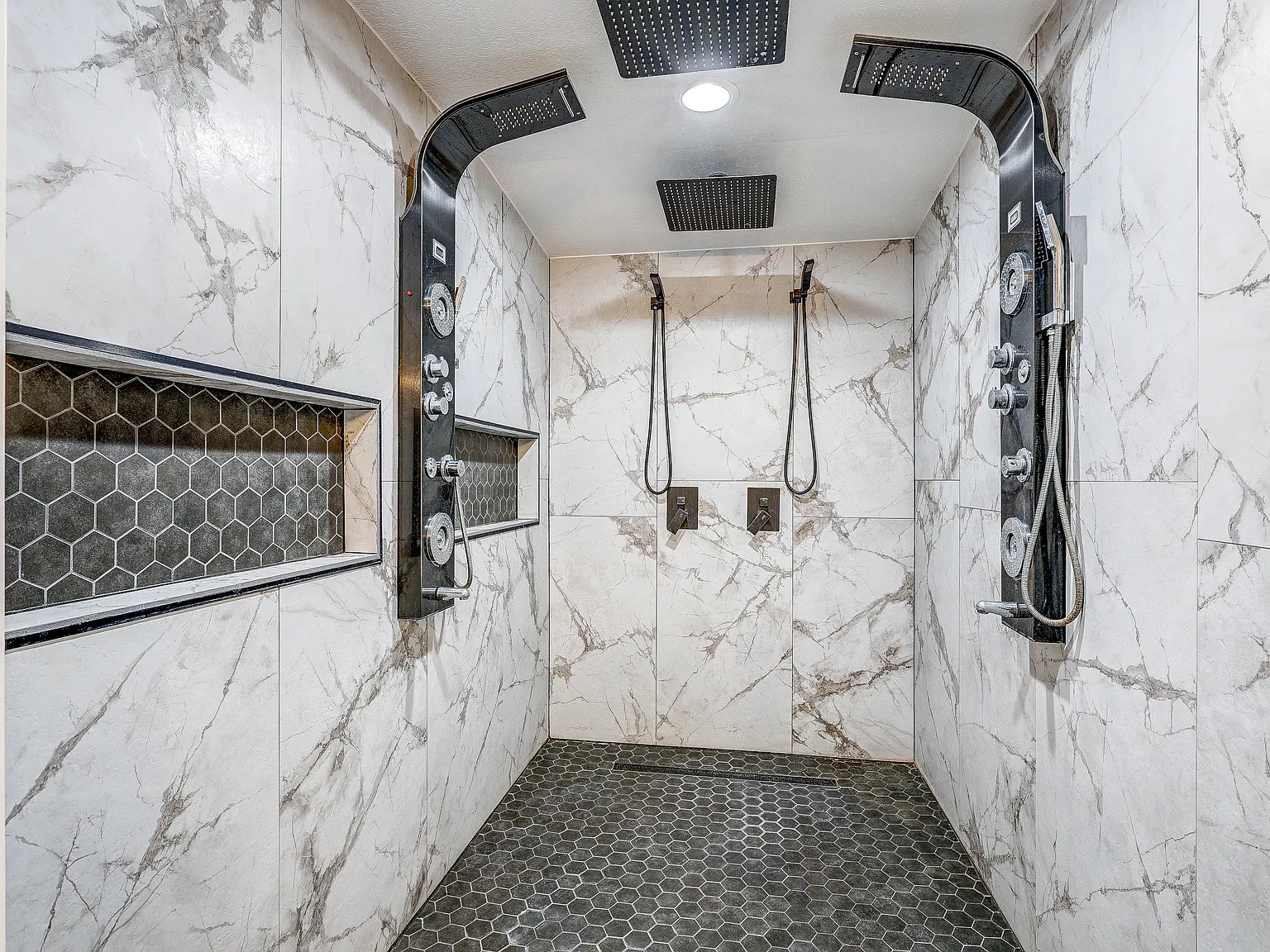 5 bed, 3337 sqft, $3,500 — Photo 3