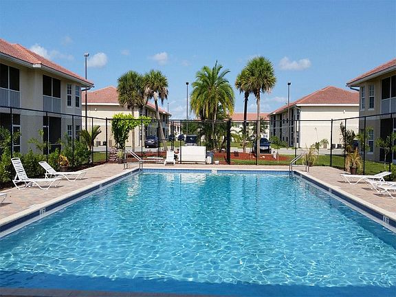 3rd image of 8407 Bernwood Cove Loop Unit 512