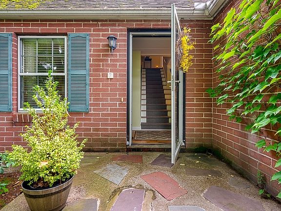 3rd image of 7 Virginia Rd