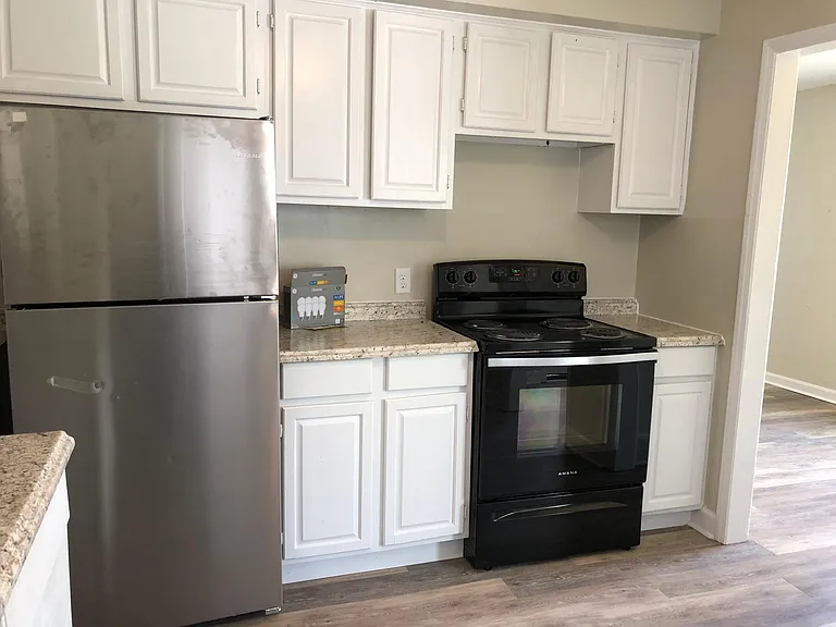 146 Valentine Dr — Photo 8