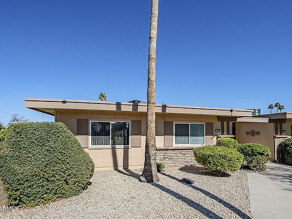 2nd image of 13889 N 111TH Avenue