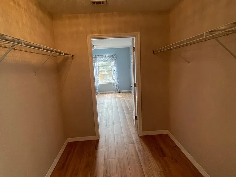 4600 E Moody Blvd #7L — Photo 9