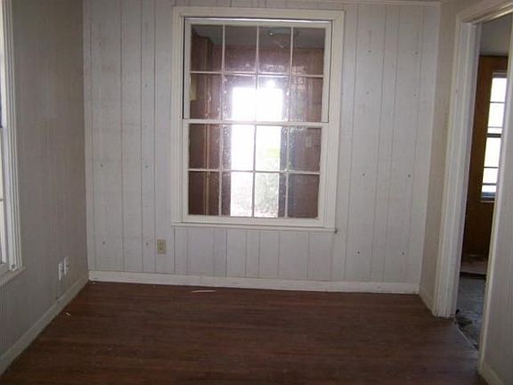 4th image of 1210 Piedmont Ave