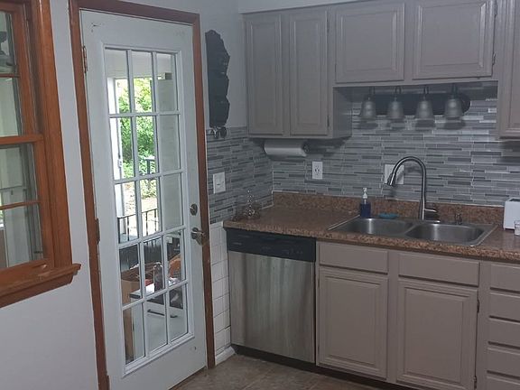 4th image of 2315 W 37th St