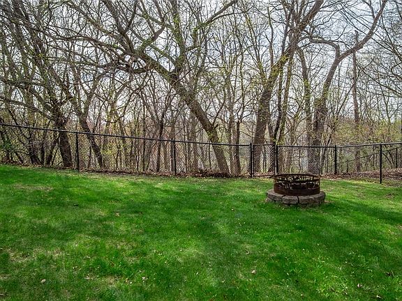 5th image of 4718 Oak Bluff Court
