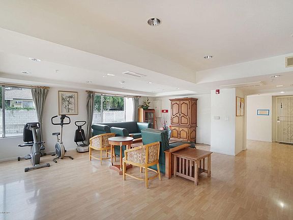 5th image of 111 Marguerita Ave Unit 306