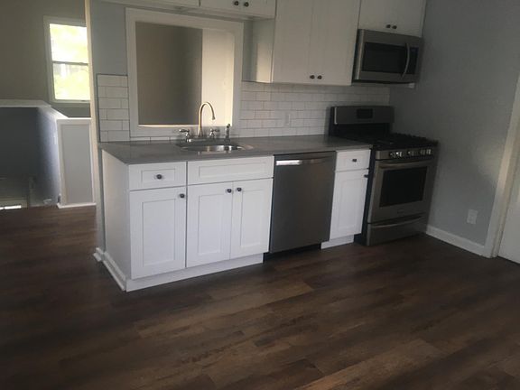 4th image of 118 Willow St #2