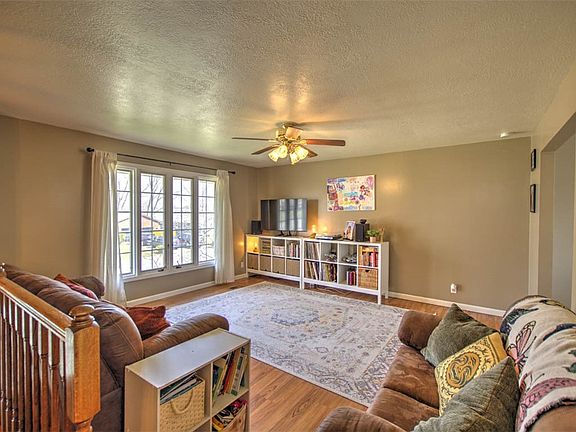 5th image of 325 W Wildwood Dr