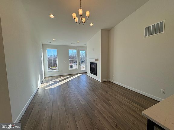 4th image of 113 Windflower Way