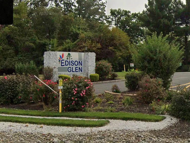 1614 Edison Glen Ter — Photo 29