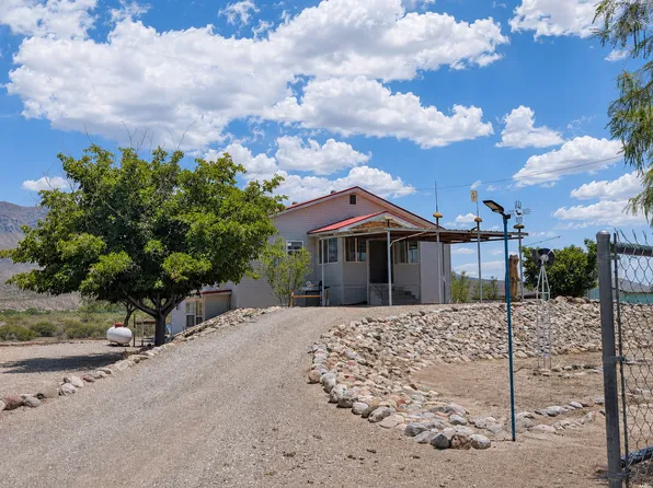 8 Lake Front Dr, Caballo, NM 87931