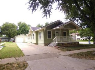 715 Maple St, Wamego, KS 66547