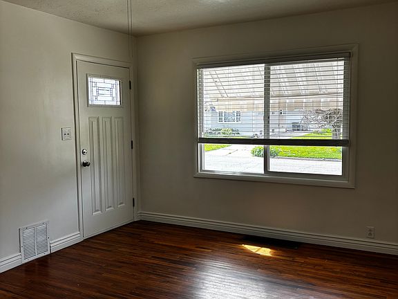 3rd image of 698 Maple St