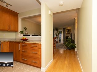 1538 Bowser Ave #202, North Vancouver, BC V7P2Y3