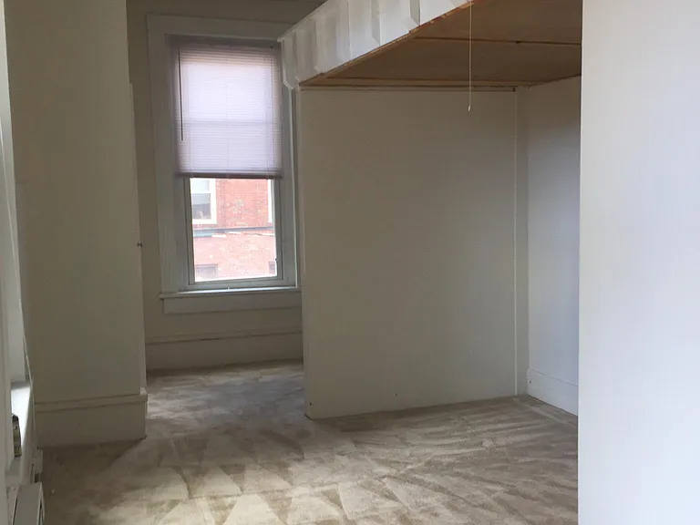 68 College St #B — Photo 16