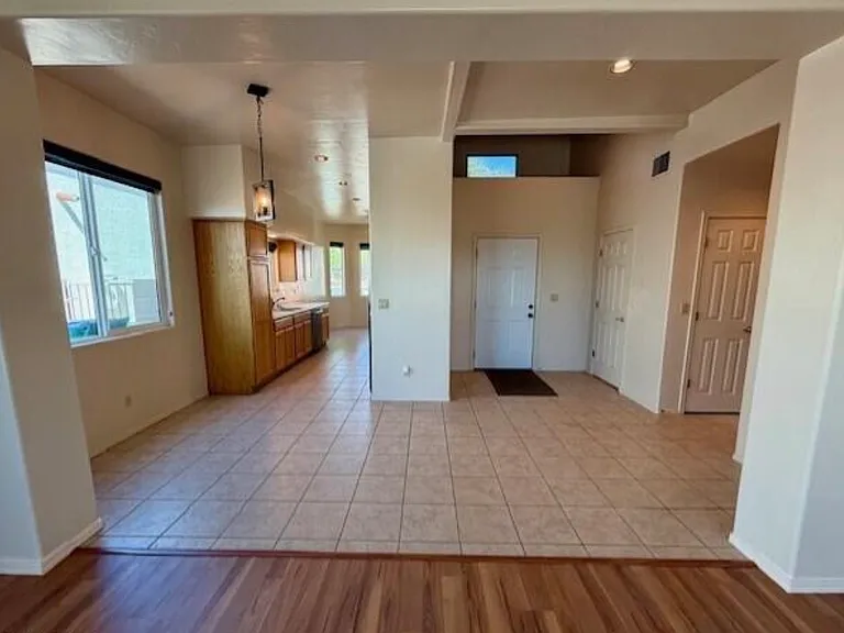 8119 N Peppersauce Dr — Photo 6
