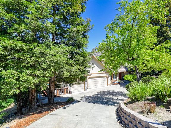 3rd image of 17670 Black Oak Ct
