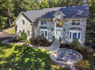 88 Hearthstone Dr, West Milford, NJ