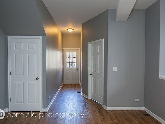 3rd image of 2419 W Homer St #1