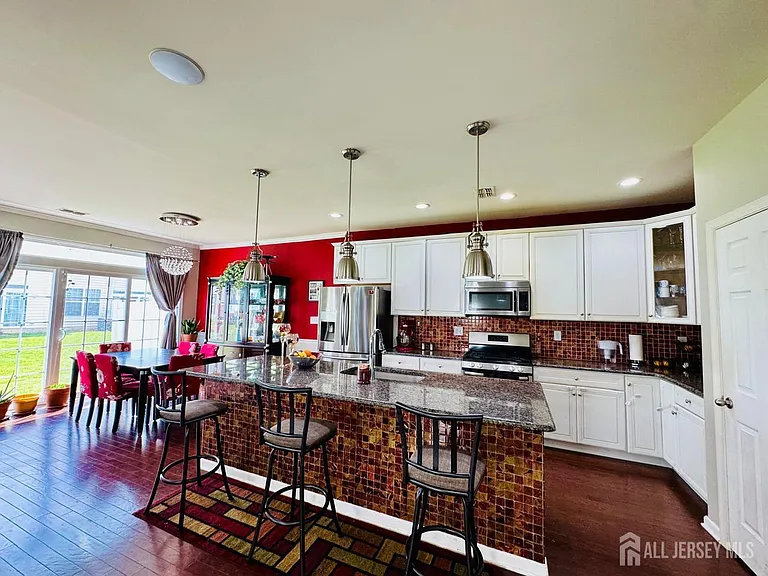 11 Morris Ln S — Photo 10