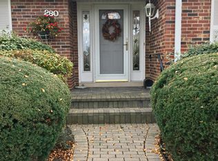 280 Balmoral Dr, Barrington, IL 60010