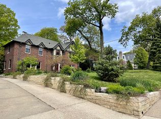 664 56th St, Des Moines, IA 50312