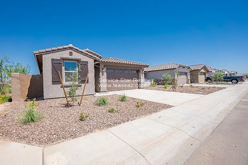 5 bed, 3.0 bath, 1954 sqft, $2,498 — Photo 3