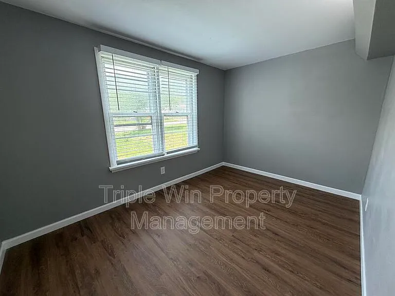 2308 Huntington Ave — Photo 18
