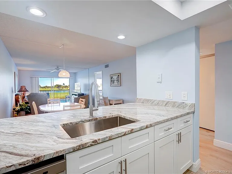 40 NE Plantation Rd #209 — Photo 4