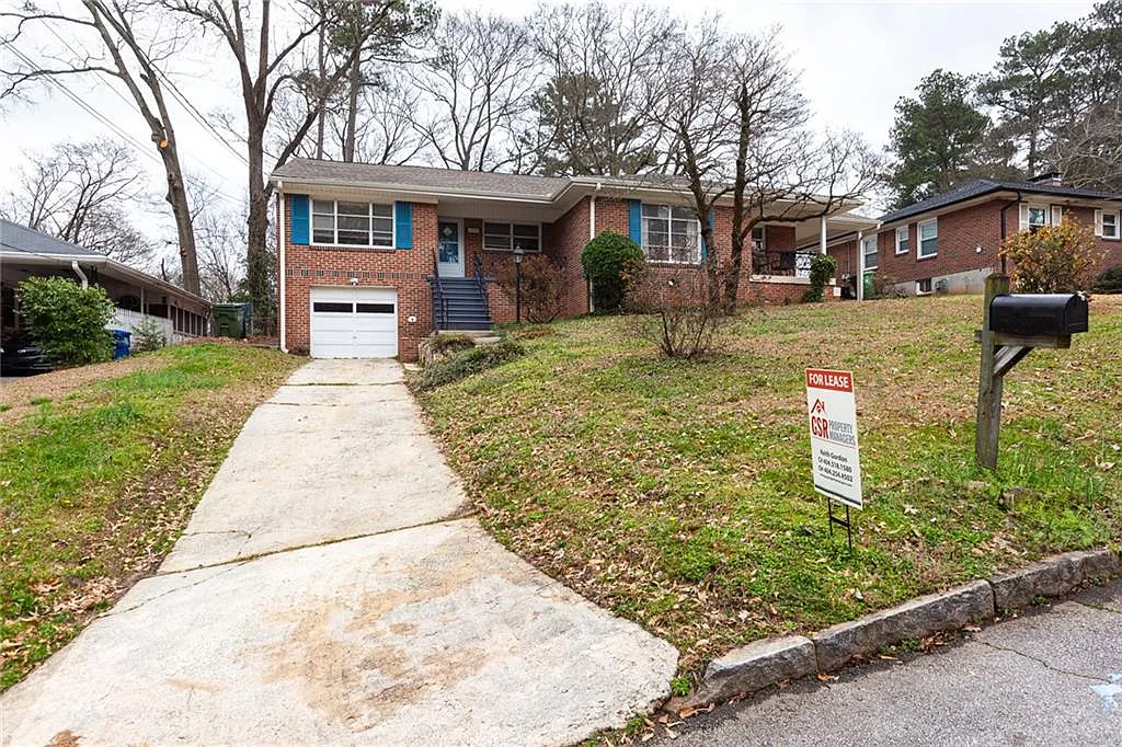 2 bed, 1.0 bath, 2110 sqft, $2,150 — Photo 2