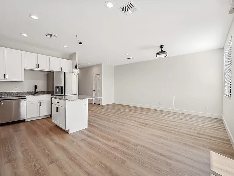 5505 W Palmaire Ave #4 — Photo 10