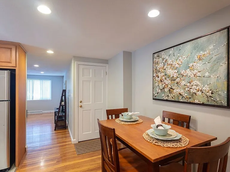388 Crescent St #4 — Photo 6