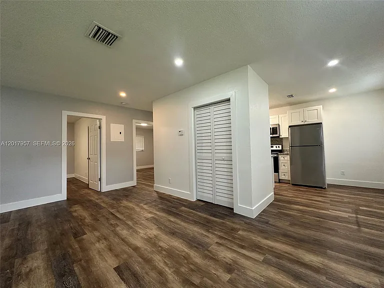 3315 SW 15th Ave #1 — Photo 3