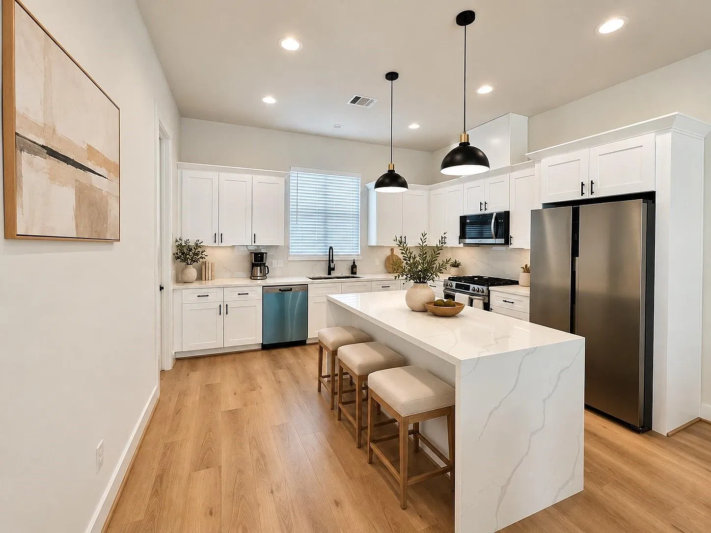 3 bed, 3.5 bath, 1926 sqft, $2,500 — Photo 1