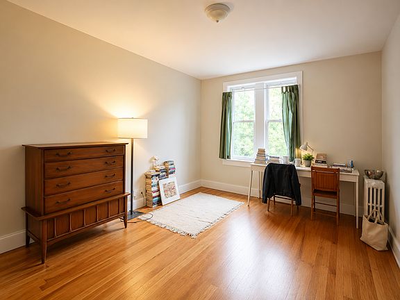 4th image of 666 Hancock St APT 1B