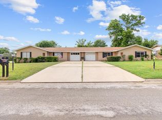202 Manor Dr, Kerrville, TX 78028