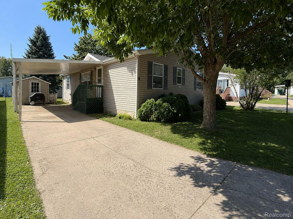 1st image of 409 Colorado River Dr