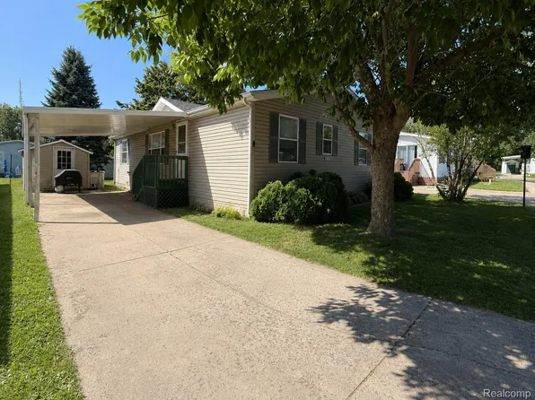 409 Colorado River Dr, Adrian, MI 49221
