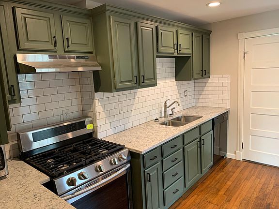 3rd image of 1079 Cherry St