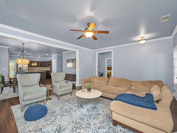 5th image of 3839 James Hill Cir
