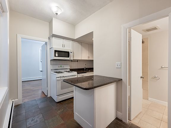 5th image of 11 Revere St APT 1