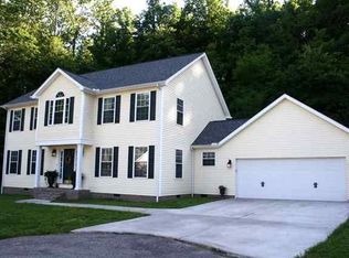 106 Highland Oaks Ln, Huntington, WV 25705