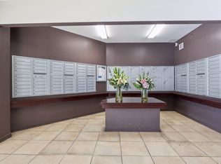 544 W Oak St #A92A9D733, Chicago, IL 60610