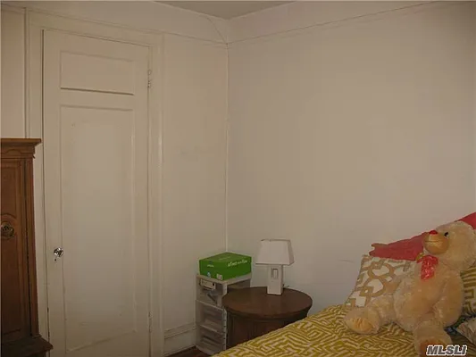 Sold by Daniel Gale Sotheby's International Realty | media 10