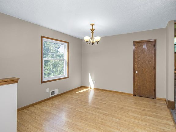 4th image of 608 College St #608