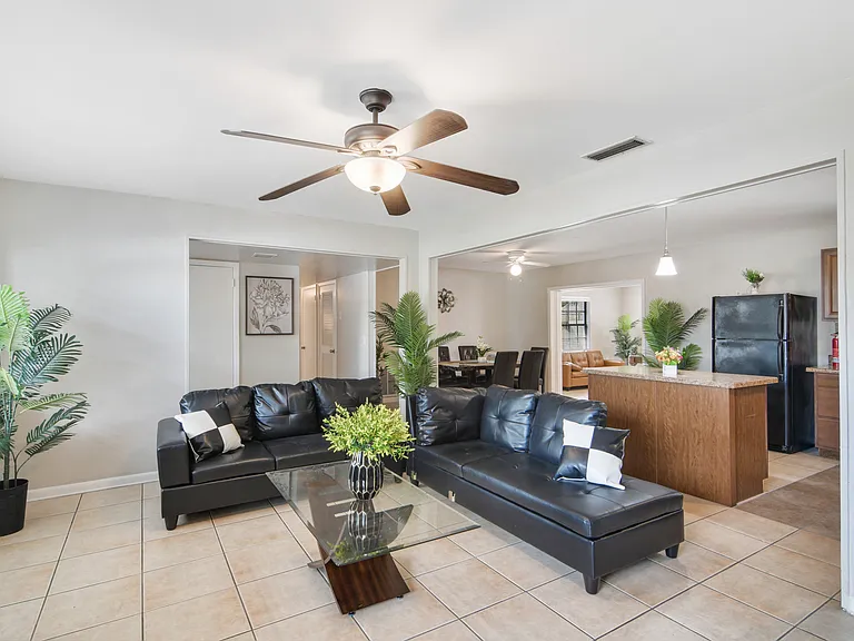 6424 Wilshire Dr — Photo 2
