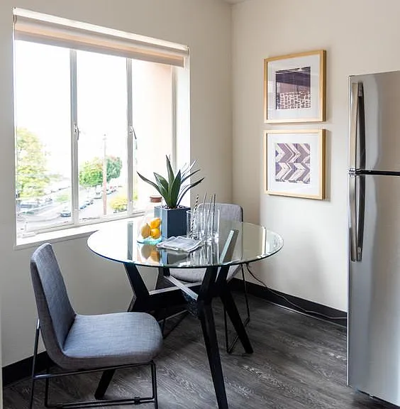 Portland Towers Apartments — Photo 5