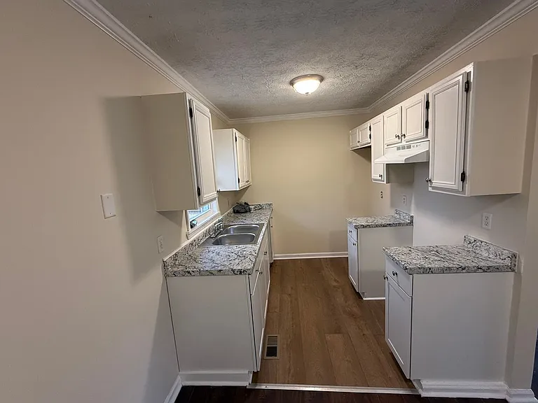 200 Beverly Park Ct — Photo 3