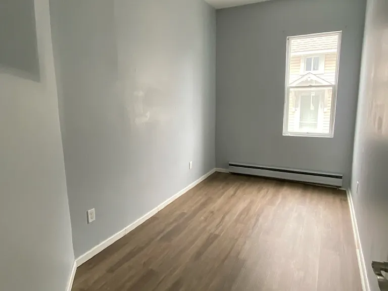 814 Wellington St E #1 — Photo 5